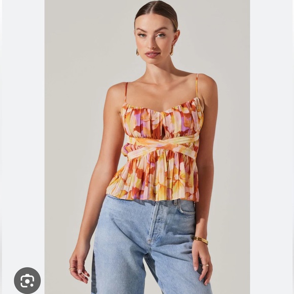Astr Tops - ASTR pleated top NWT